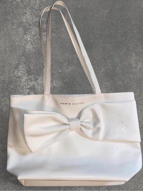 Paris Hilton Handbags - Y2K Paris Hilton White Bow Tote Bag